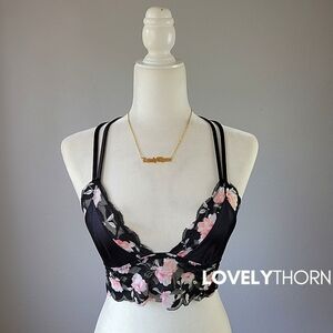 VS PINK // ltd ed stretchy satin & lace strappy cross back plunge bralette